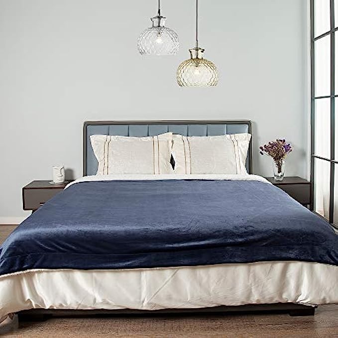 Rongtai Sherpa Fleece Bed Blanket,Lightweight Cozy Thick Throw Blankets for Couch,Navy-Queen（90" x 90"）